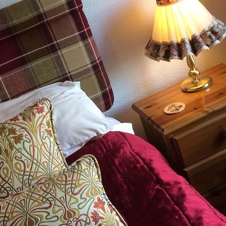 The Bryntirion Inn Llandderfel Экстерьер фото