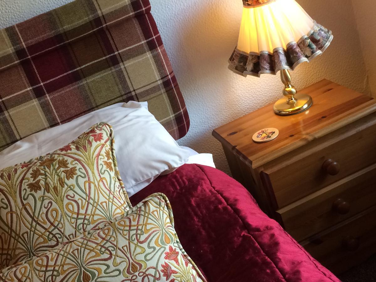 The Bryntirion Inn Llandderfel Экстерьер фото